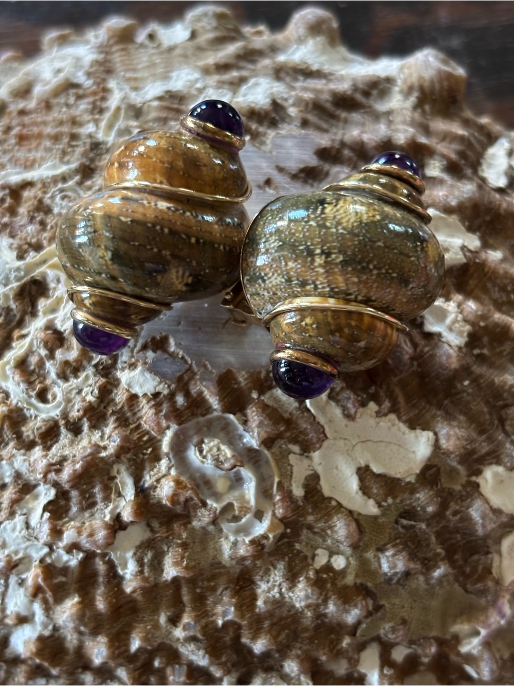 Maz turboShell Statement Earrings with amethyst Cabochon 14kt gold vintage